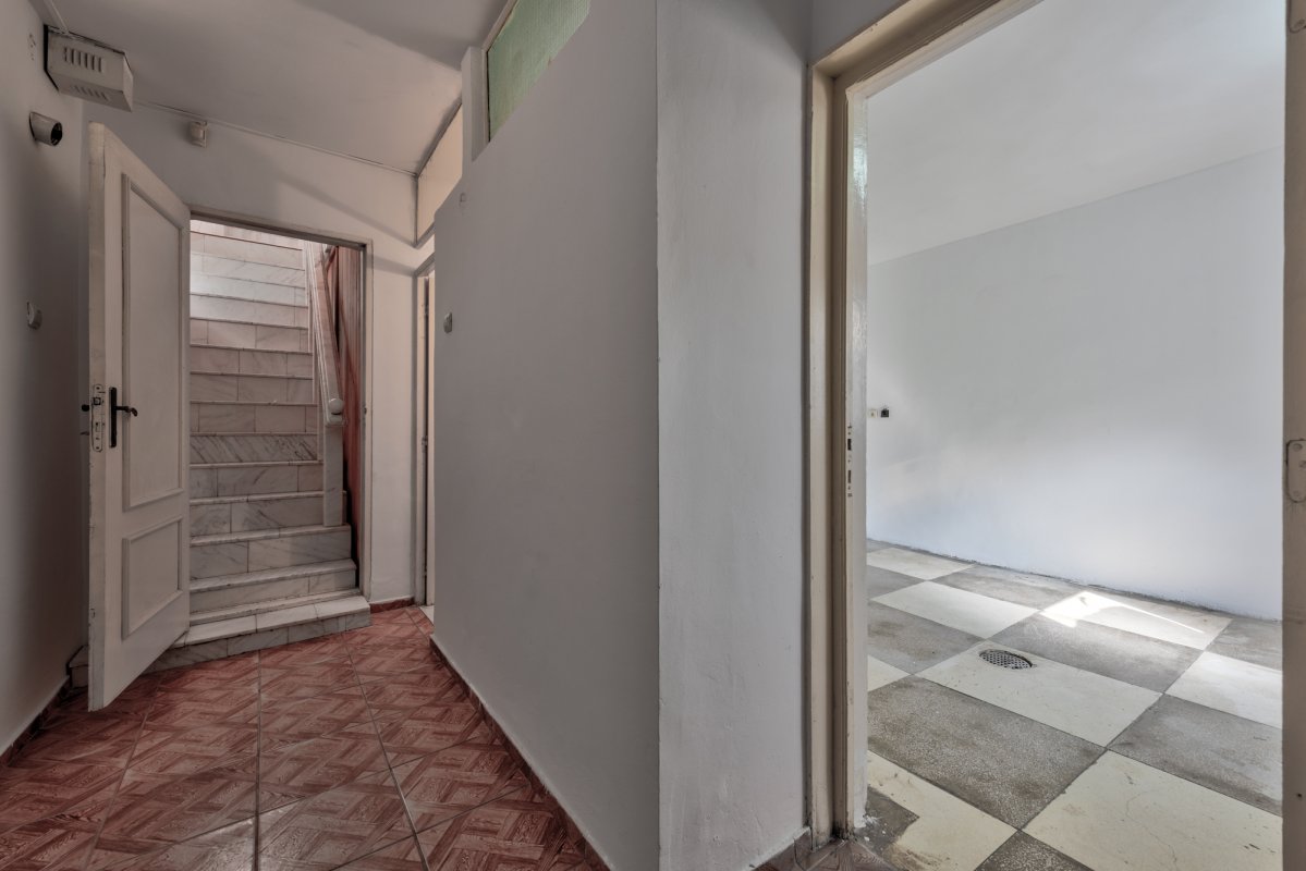 Vila spatioasa S+P+2 - str Iancu Jianu - Margeanului