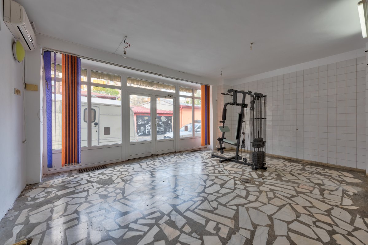 Vila spatioasa S+P+2 - str Iancu Jianu - Margeanului