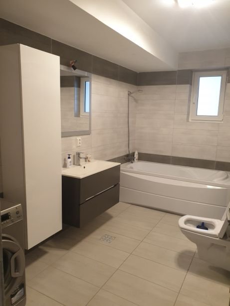 Apartament 2 camere mobilat si utilat in bloc nou + loc de parcare