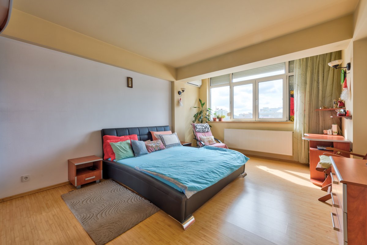 Apartament 3 camere complet mobilat - Plaza Romania 