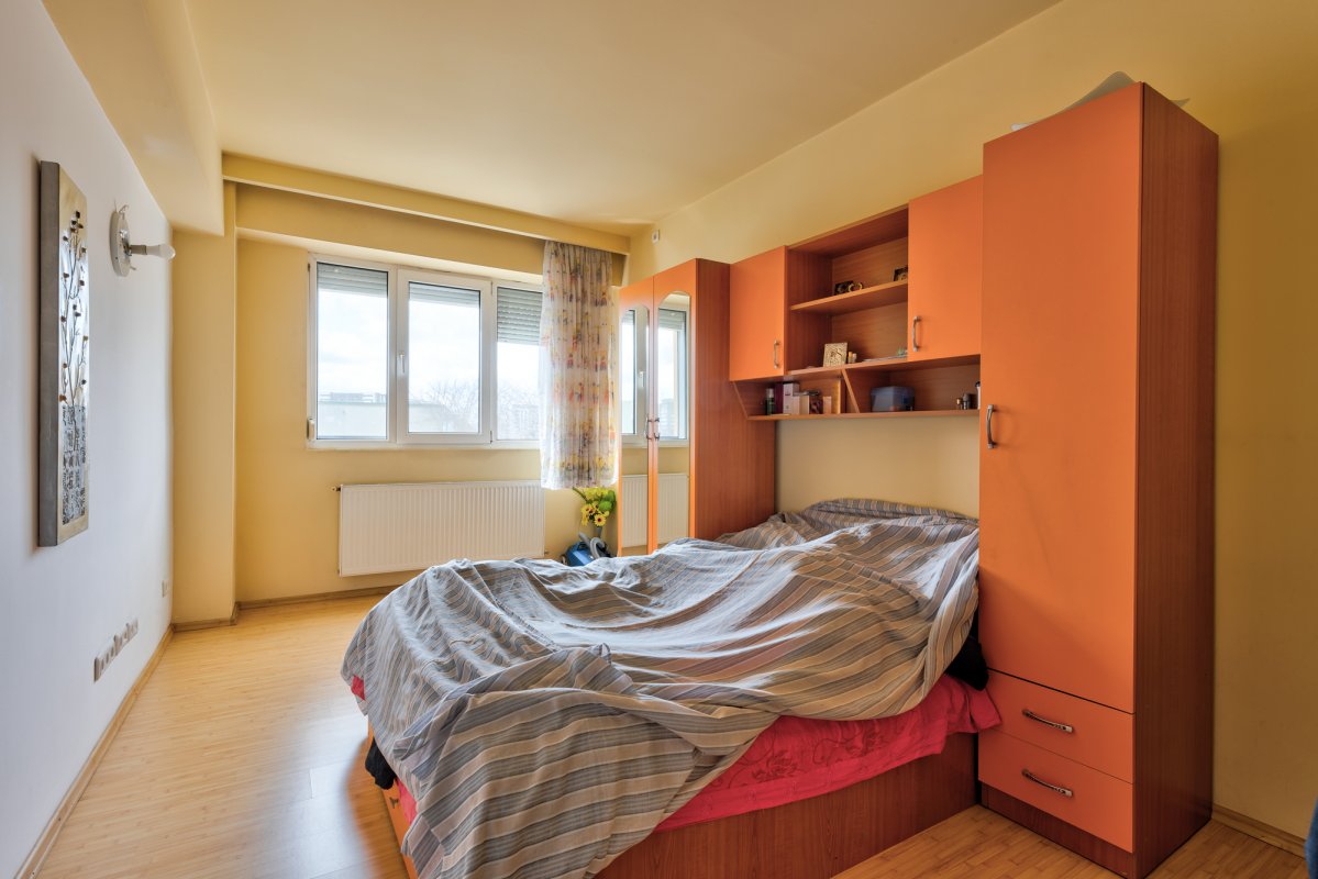 Apartament 3 camere complet mobilat - Plaza Romania 