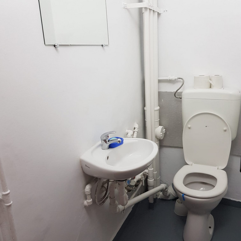 Apartament 4 camere zona Apusului -  o parte din utilitati incluse in pret