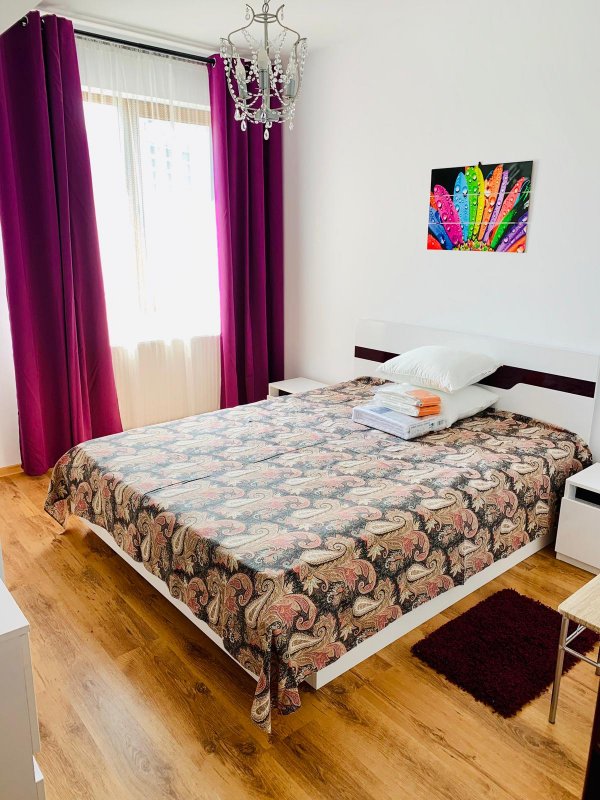 Apartament deosebit cu 2 camere , decomandat zona Mall Vitan