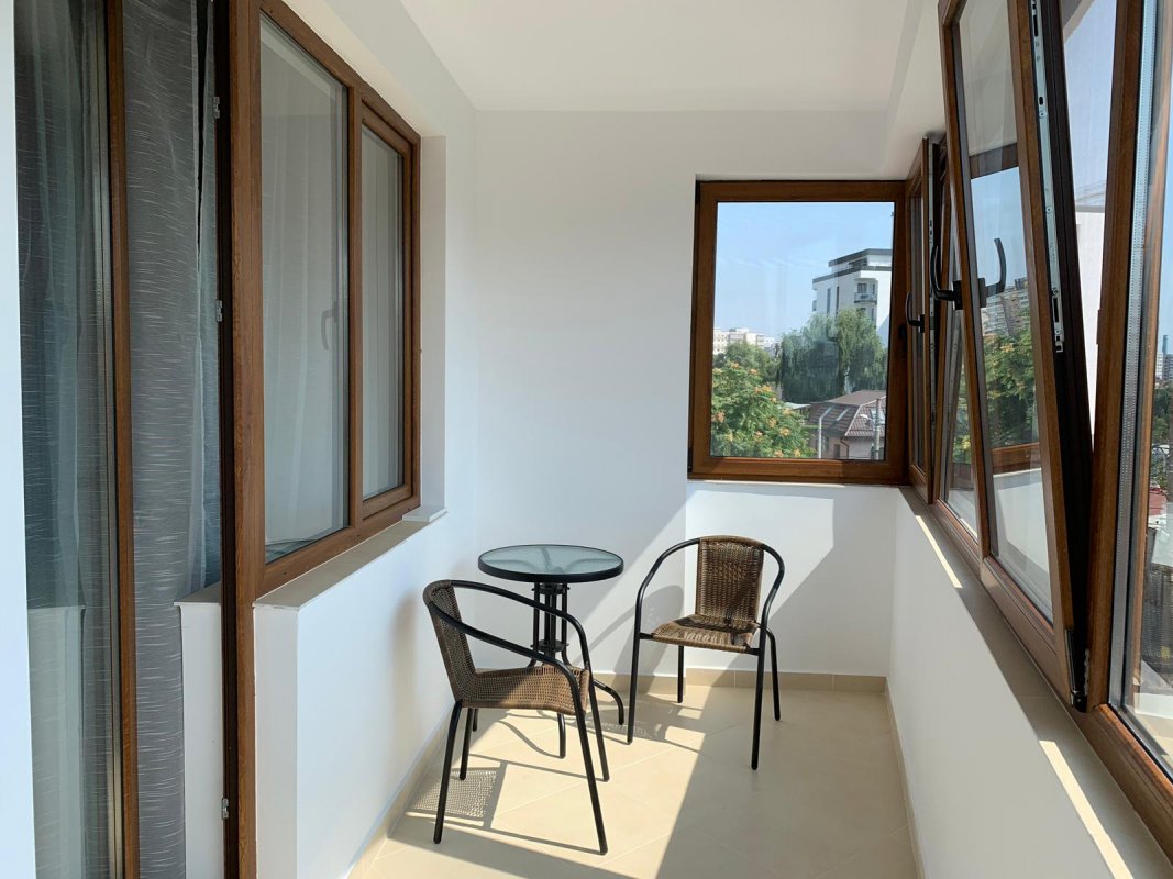 Apartament deosebit cu 2 camere , decomandat zona Mall Vitan