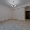 Apartament 2 camere decomandat , curte engleza + loc de parcare