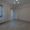 Apartament 2 camere decomandat , curte engleza + loc de parcare