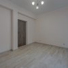 Apartament 2 camere decomandat , curte engleza + loc de parcare