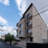 Apartament 2 camere decomandat , curte engleza + loc de parcare