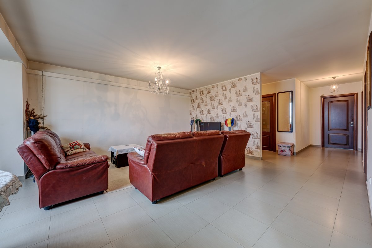 Apartament 3 camere + loc parcare suprateran - str Muntilor - Plaza