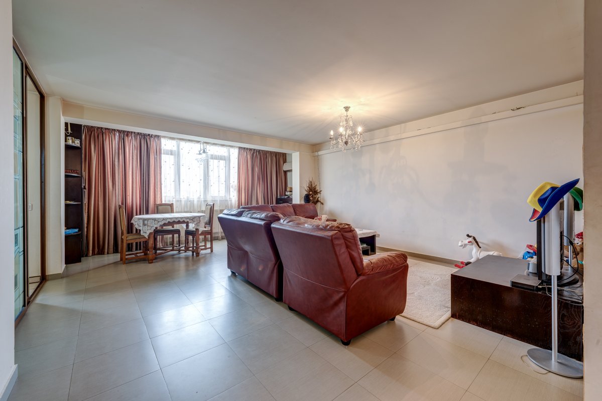 Apartament 3 camere + loc parcare suprateran - str Muntilor - Plaza