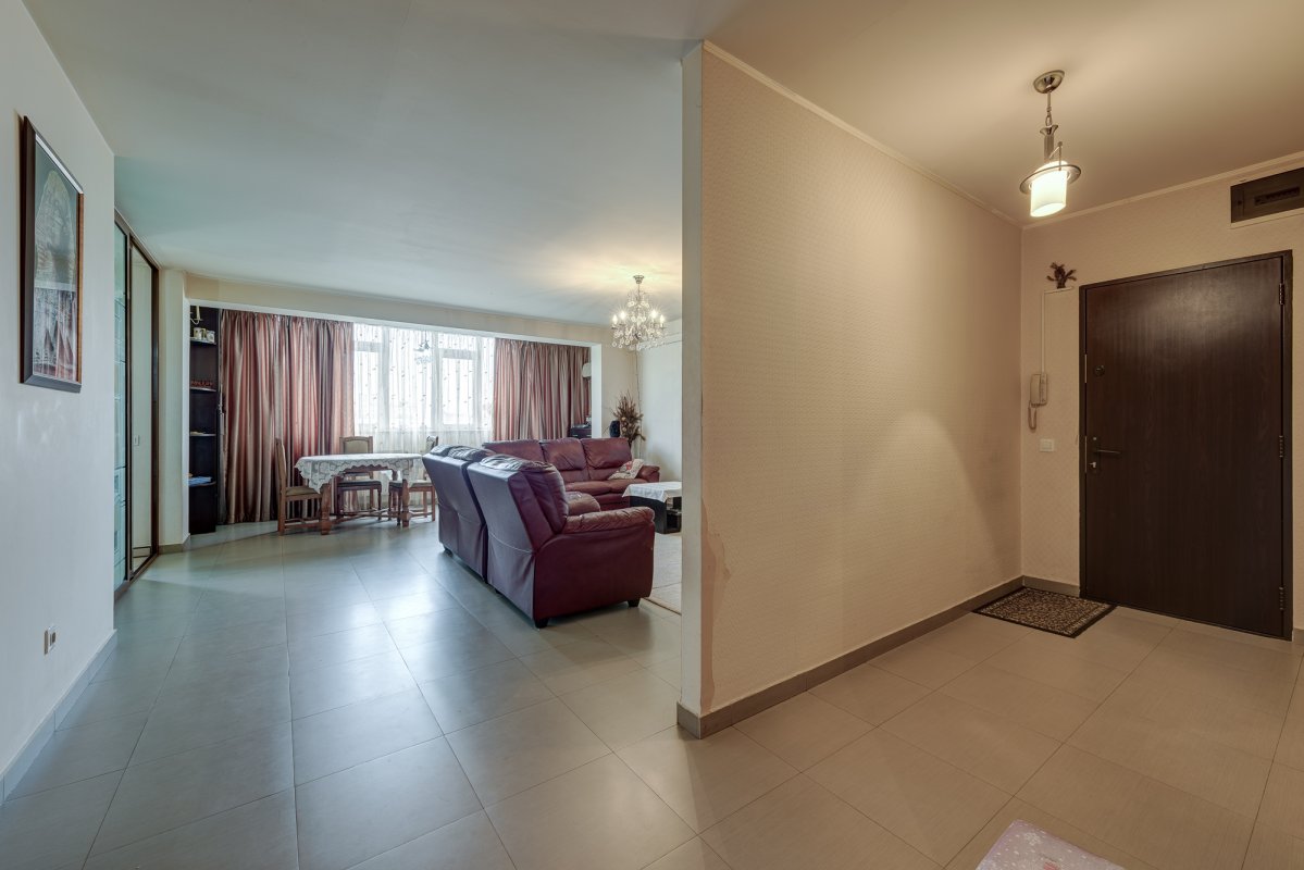 Apartament 3 camere + loc parcare suprateran - str Muntilor - Plaza