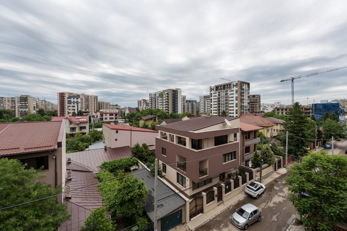 Apartament 3 camere + loc parcare suprateran - str Muntilor - Plaza