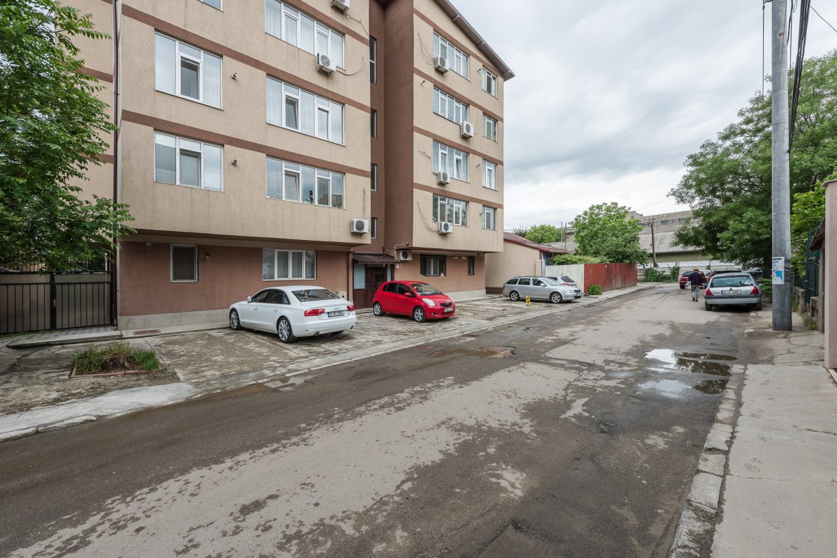 Apartament 3 camere + loc parcare suprateran - str Muntilor - Plaza