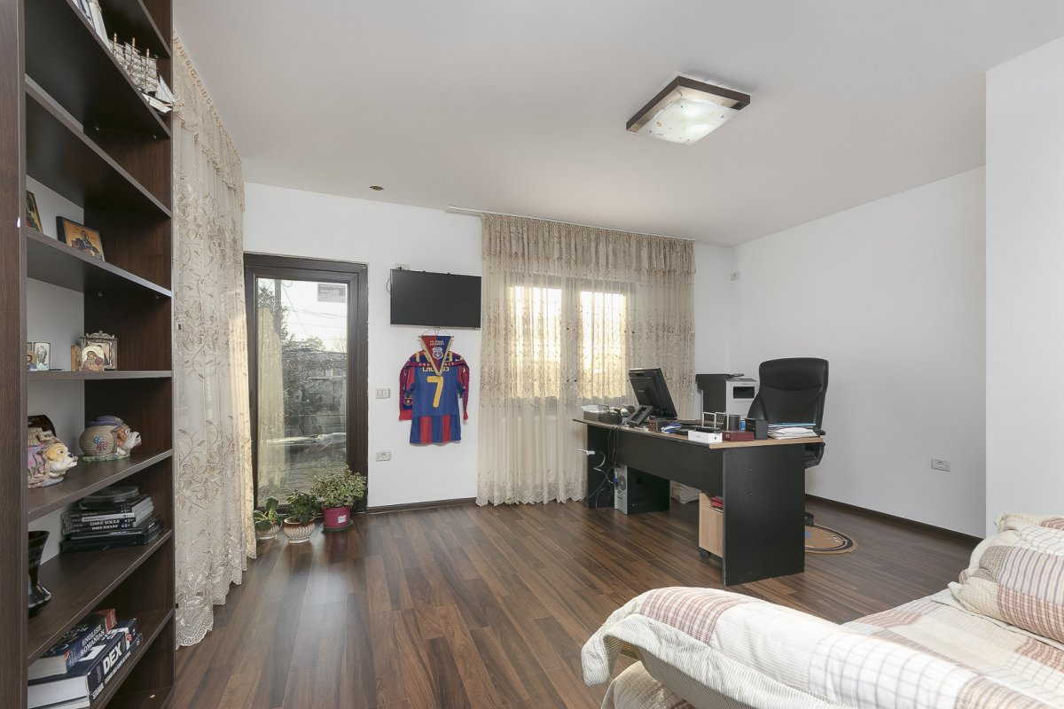 Vila si spatiu comercial cartier Progresul