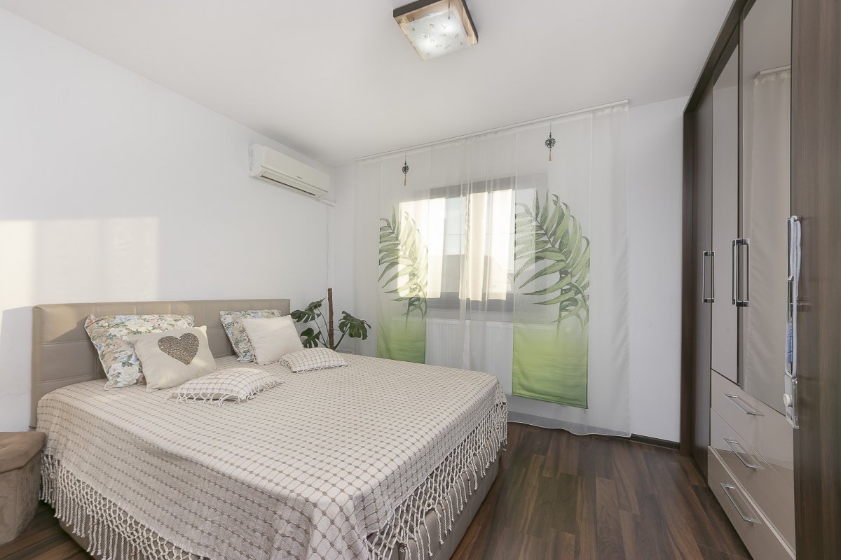 Vila si spatiu comercial cartier Progresul
