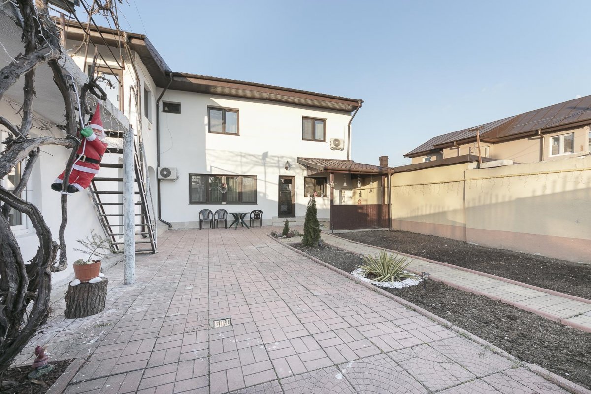 Vila si spatiu comercial cartier Progresul