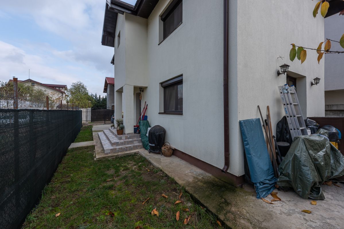 Vila - zona Cristalului