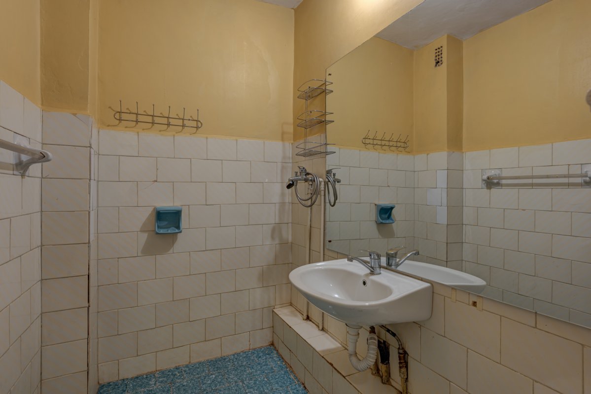 Apartament 4 camere decomandat str Maior Vasile Bacila