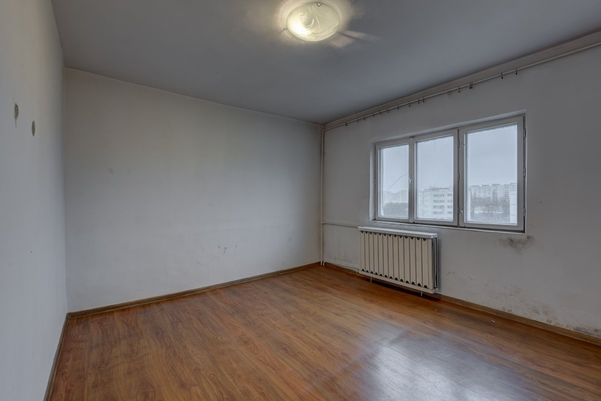 Apartament 4 camere decomandat str Maior Vasile Bacila