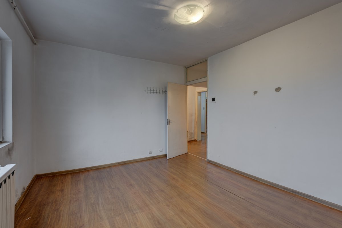 Apartament 4 camere decomandat str Maior Vasile Bacila