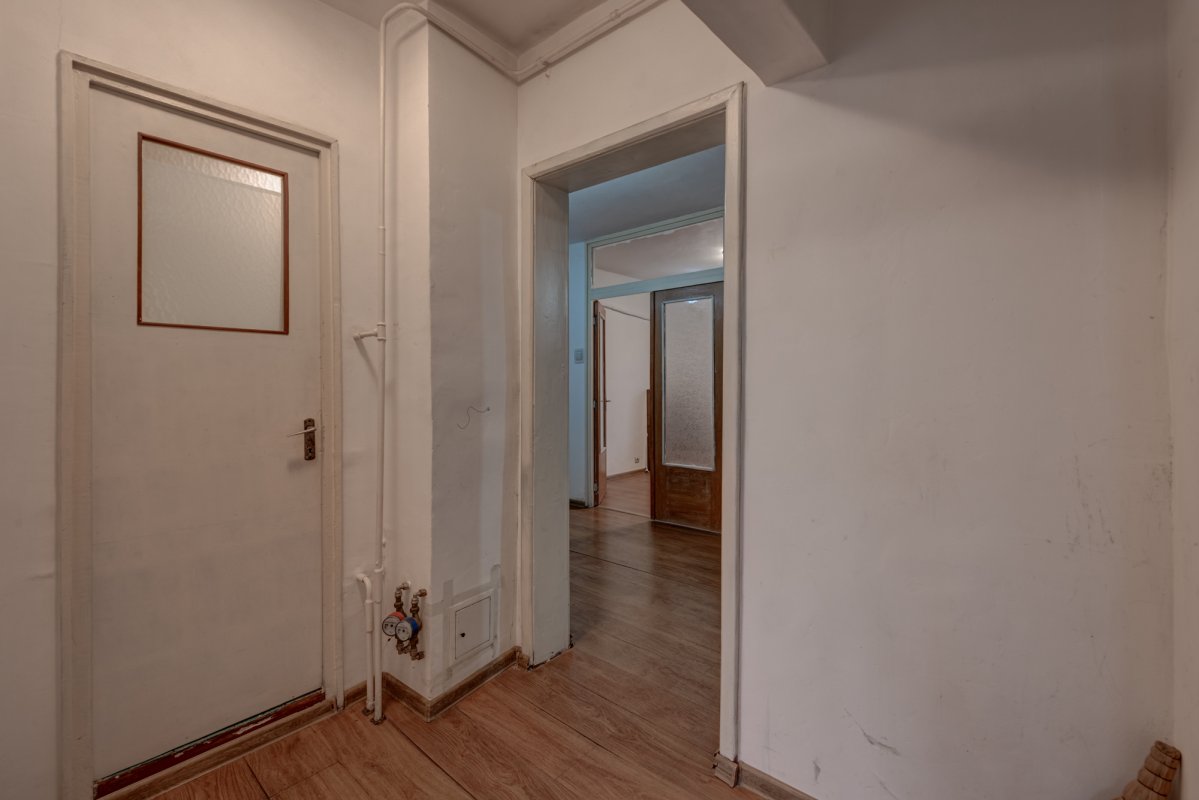 Apartament 4 camere decomandat str Maior Vasile Bacila