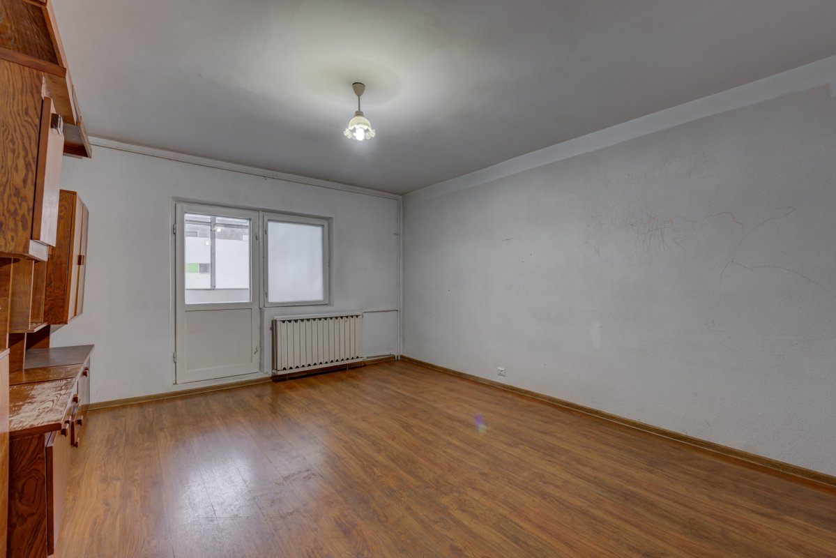 Apartament 4 camere decomandat str Maior Vasile Bacila