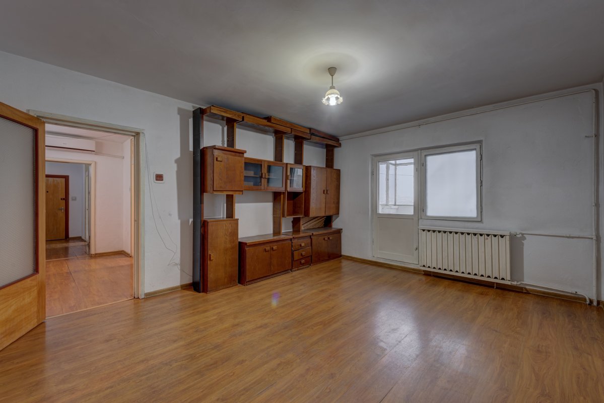 Apartament 4 camere decomandat str Maior Vasile Bacila