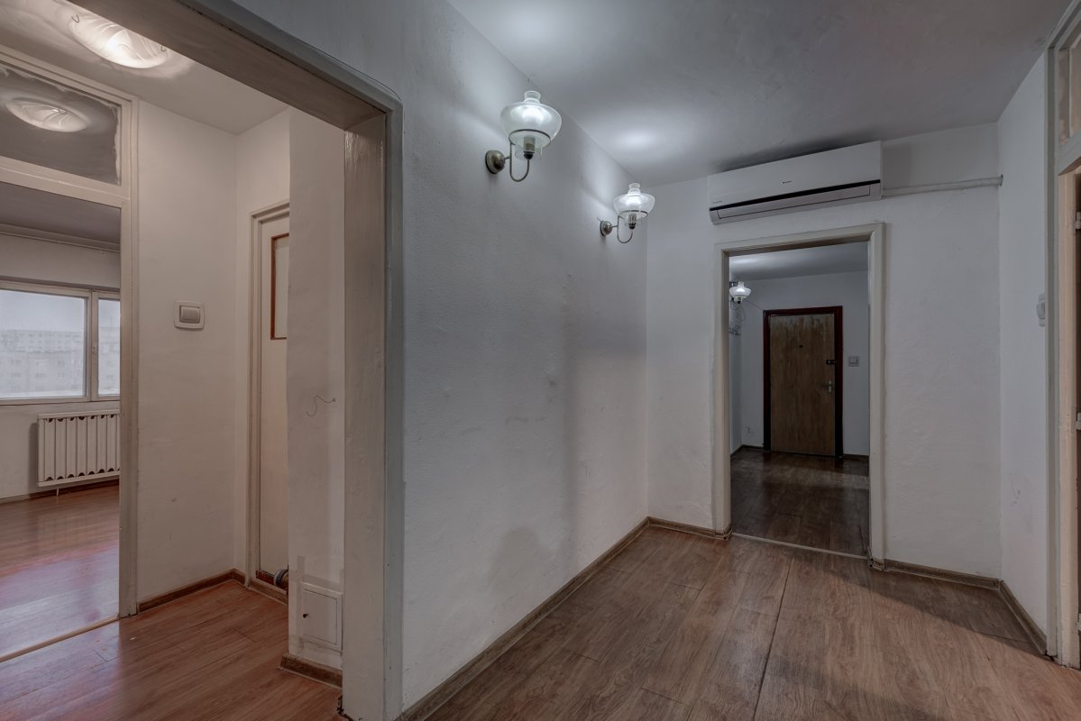 Apartament 4 camere decomandat str Maior Vasile Bacila