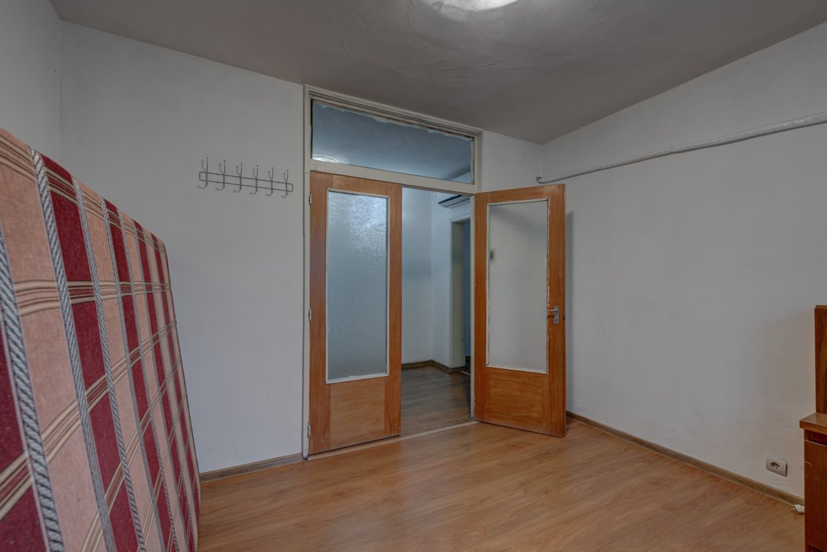 Apartament 4 camere decomandat str Maior Vasile Bacila