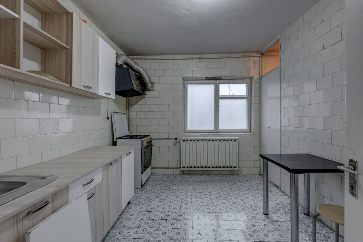 Apartament 4 camere decomandat str Maior Vasile Bacila