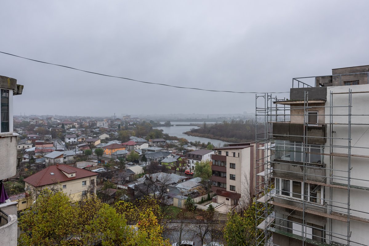 Apartament 4 camere decomandat str Maior Vasile Bacila