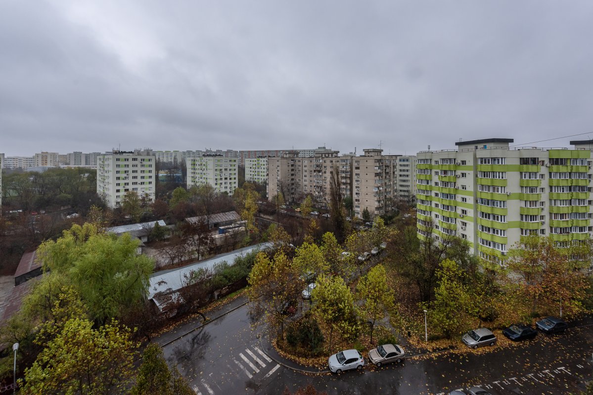 Apartament 4 camere decomandat str Maior Vasile Bacila