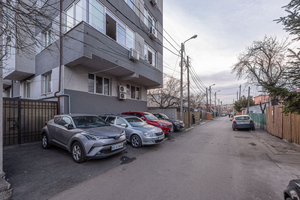 Apartament cu 2 dormitoare si bucatarie cu zona de living si dining