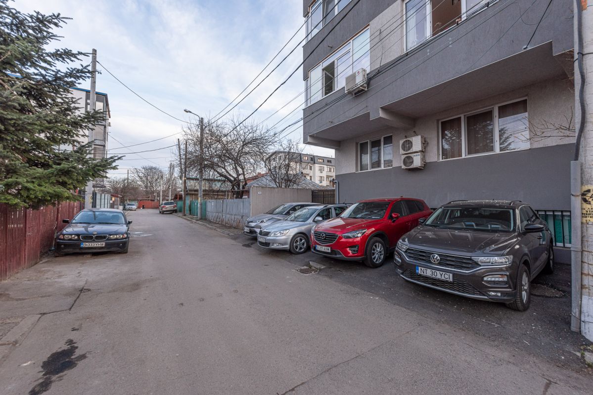 Apartament cu 2 dormitoare si bucatarie cu zona de living si dining
