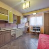 Apartament cu 2 dormitoare si bucatarie cu zona de living si dining