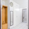 Apartament spatios , decomandat  , cu 2 balcoane si cu bucataria mobilata