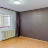 Apartament spatios , decomandat  , cu 2 balcoane si cu bucataria mobilata
