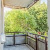 Apartament spatios , decomandat  , cu 2 balcoane si cu bucataria mobilata