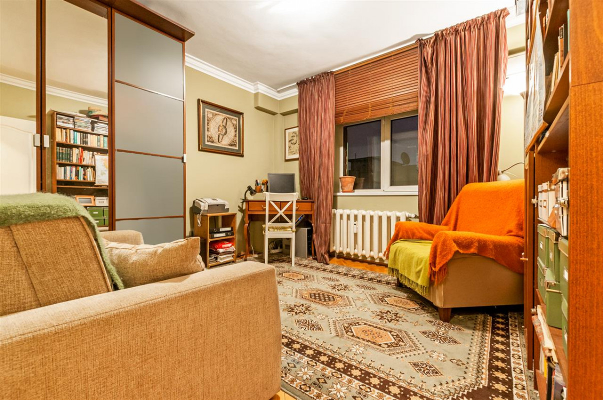 Apartament deosebit ! zona Panduri - Monitorul Oficial