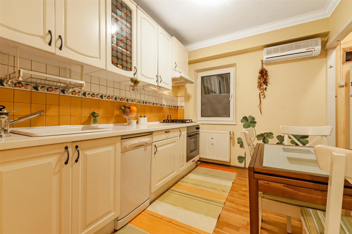 Apartament deosebit ! zona Panduri - Monitorul Oficial