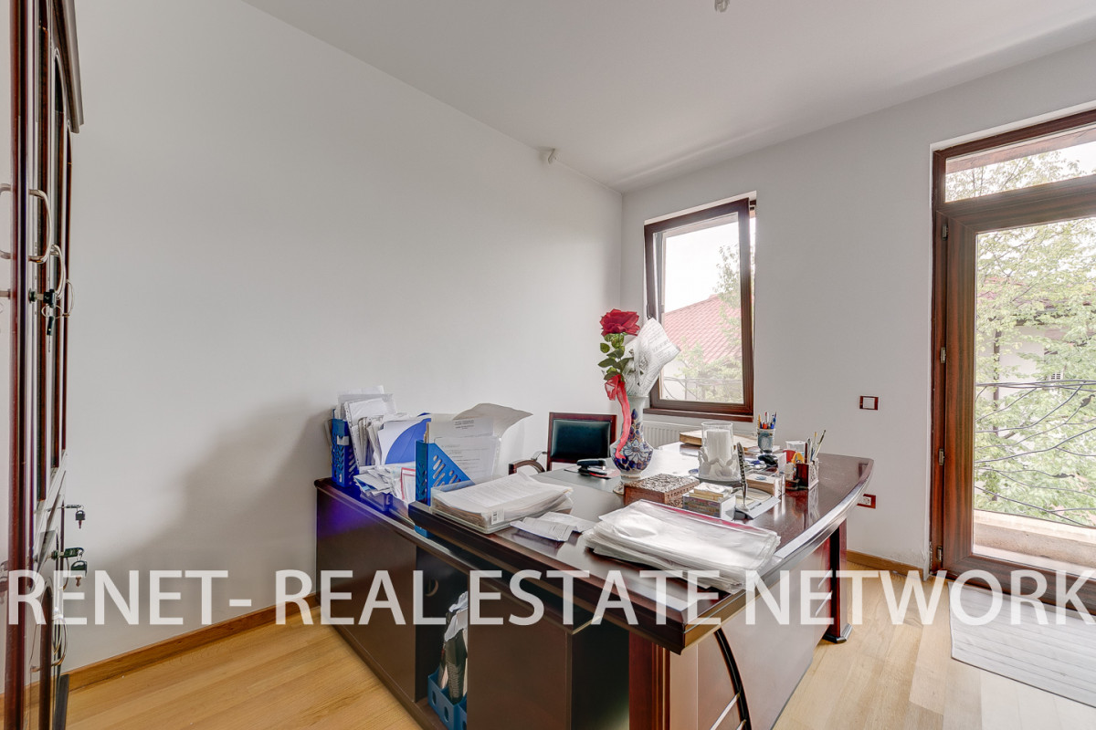 In aceasta casa timpul trece mai incet si mai frumos. Snagov Vila impresionanta 