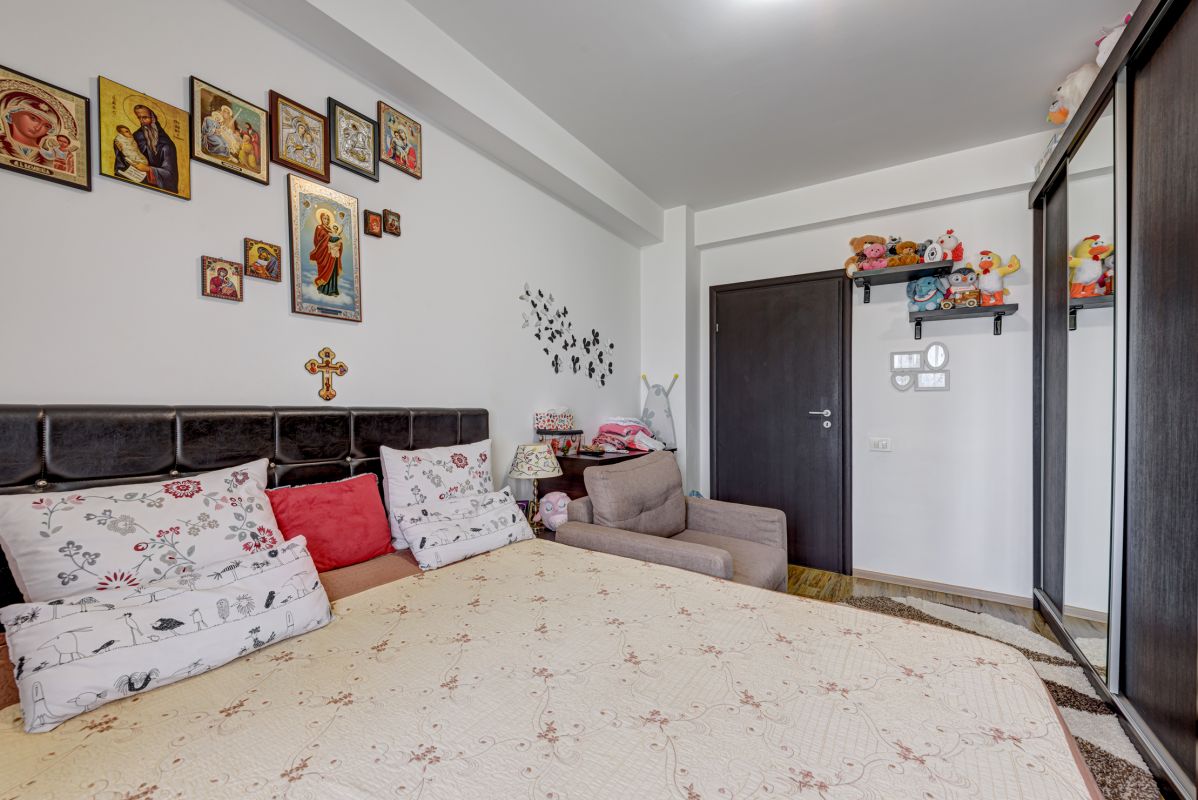 Apartament  cu 2 camere cu bucatarie mobilata