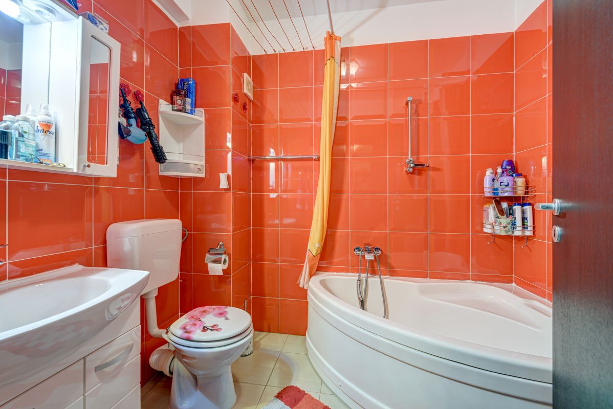 Apartament  cu 2 camere cu bucatarie mobilata