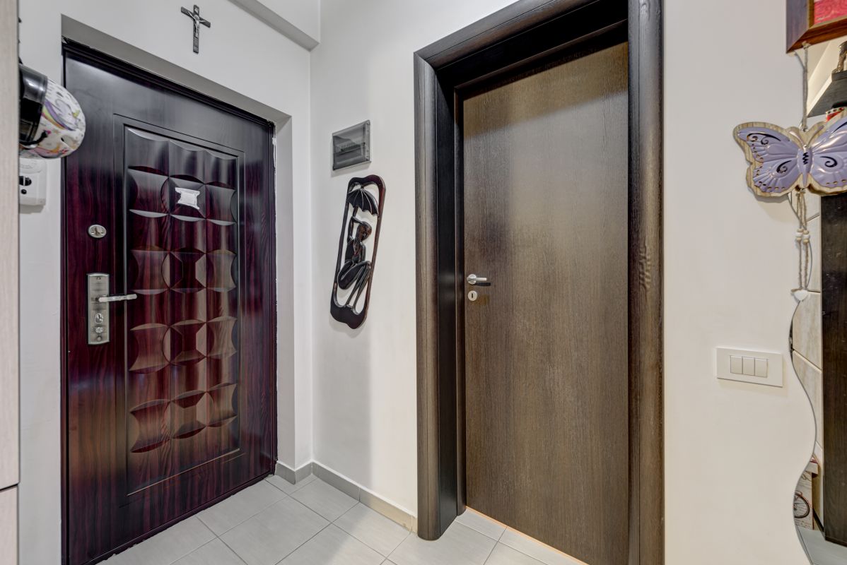 Apartament  cu 2 camere cu bucatarie mobilata