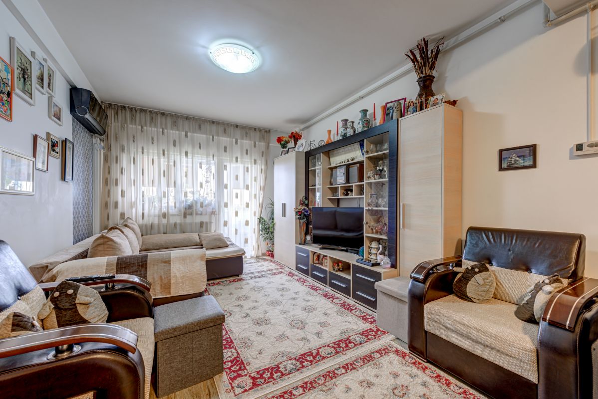 Apartament  cu 2 camere cu bucatarie mobilata