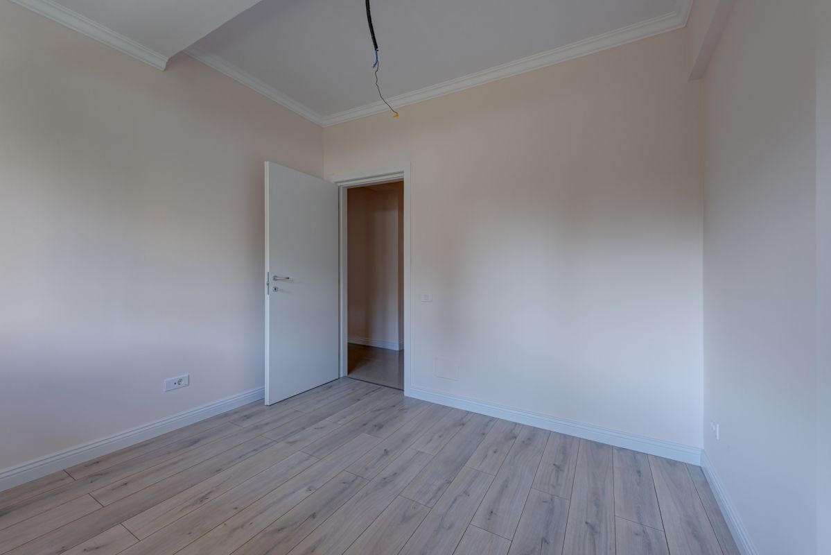 Apartament 3 camere parter bloc nou Parc Bazilescu