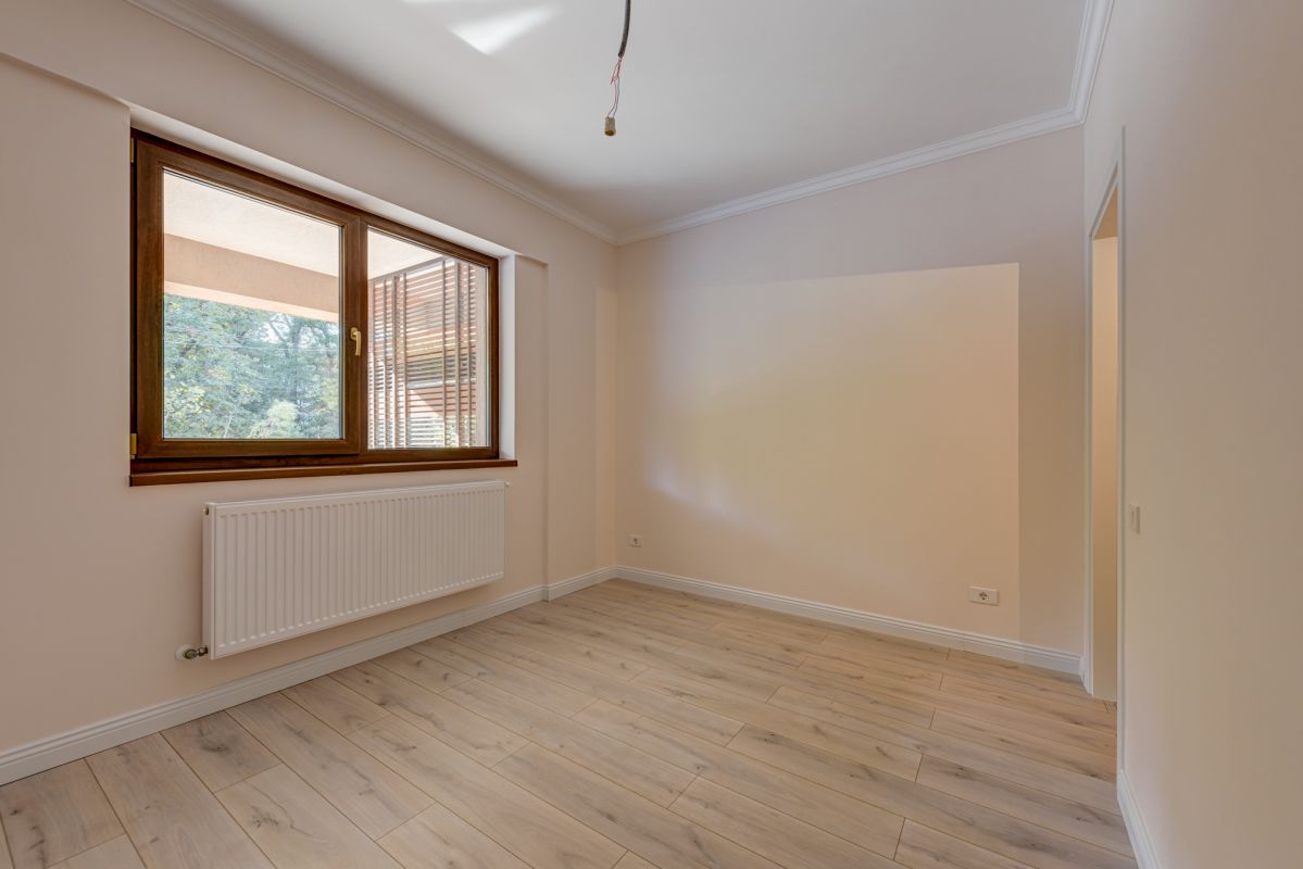 Apartament 3 camere parter bloc nou Parc Bazilescu