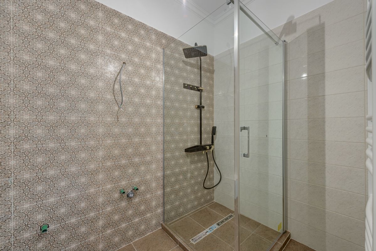 Apartament 3 camere parter bloc nou Parc Bazilescu