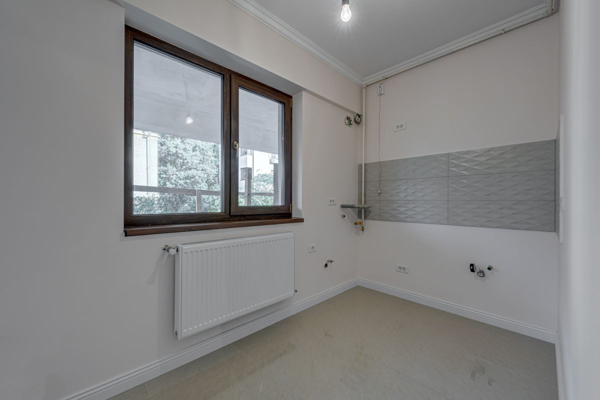 Apartament 3 camere parter bloc nou Parc Bazilescu